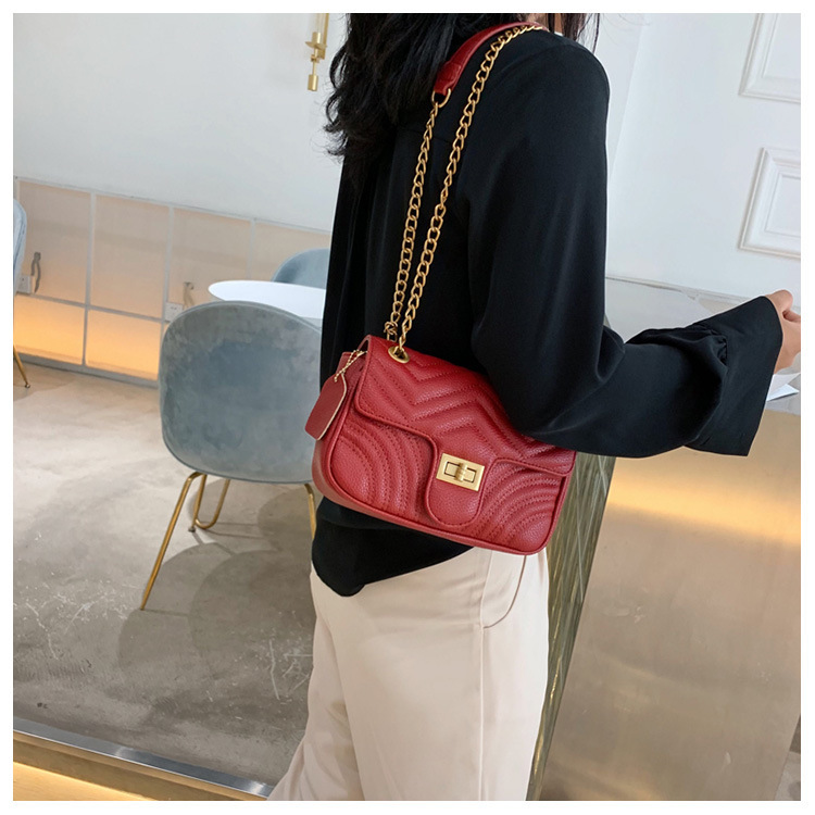 Textured small bags for women 2023 new bags Korean style fashion casual one-shoulder crossbody lock chain small square bag_voghion.com