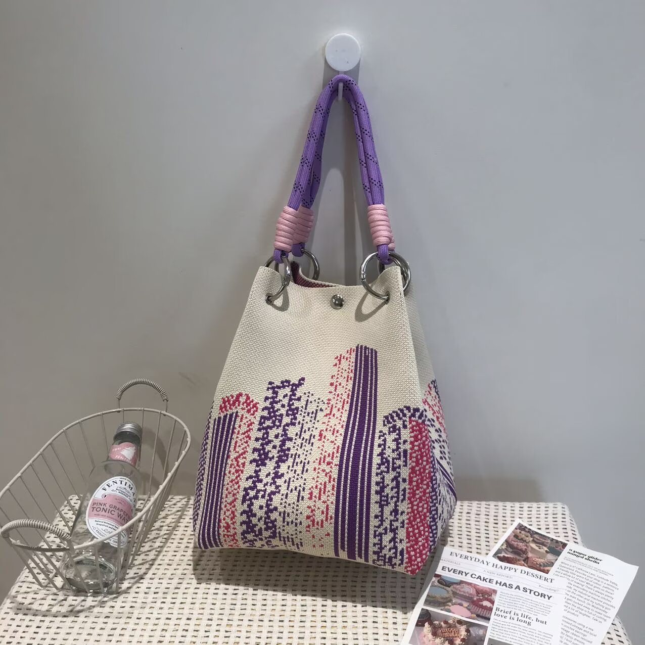 Nueva edición de la pequeña bolsa de mano de nudo de corda de viento de primavera y otoño elegante para viajar bolsa de mano de gran capacidad