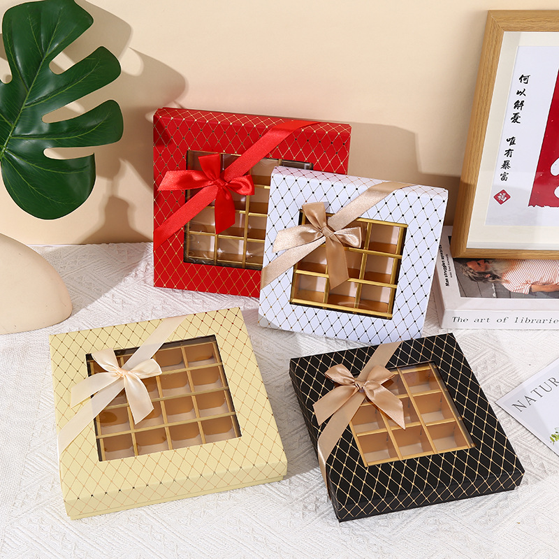 Manufacturer wholesale Valentine's Day Transparent Chocolate Baking Box 25 Pieces Window Western Pastry Box Jiugongge Dessert Box