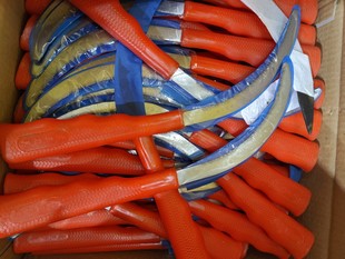 Manufacturer Wholesale Tiger King Sickle Wholesale Agricultural Tools Lawn Mowing Sickle Supermarket Street Stall Exhibition Wholesale Supply
