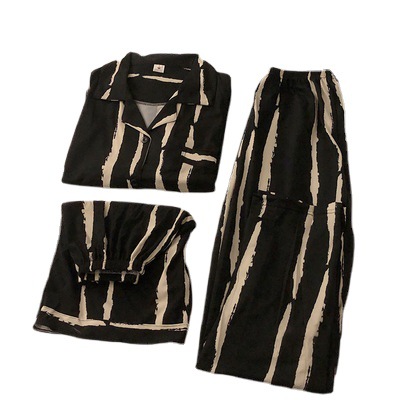 Pijamas de alta gama para mujer, conjunto de tres piezas con cárdigan a rayas de manga corta para verano, se puede usar en exteriores, conjunto de ropa para el hogar para primavera y otoño de 2025