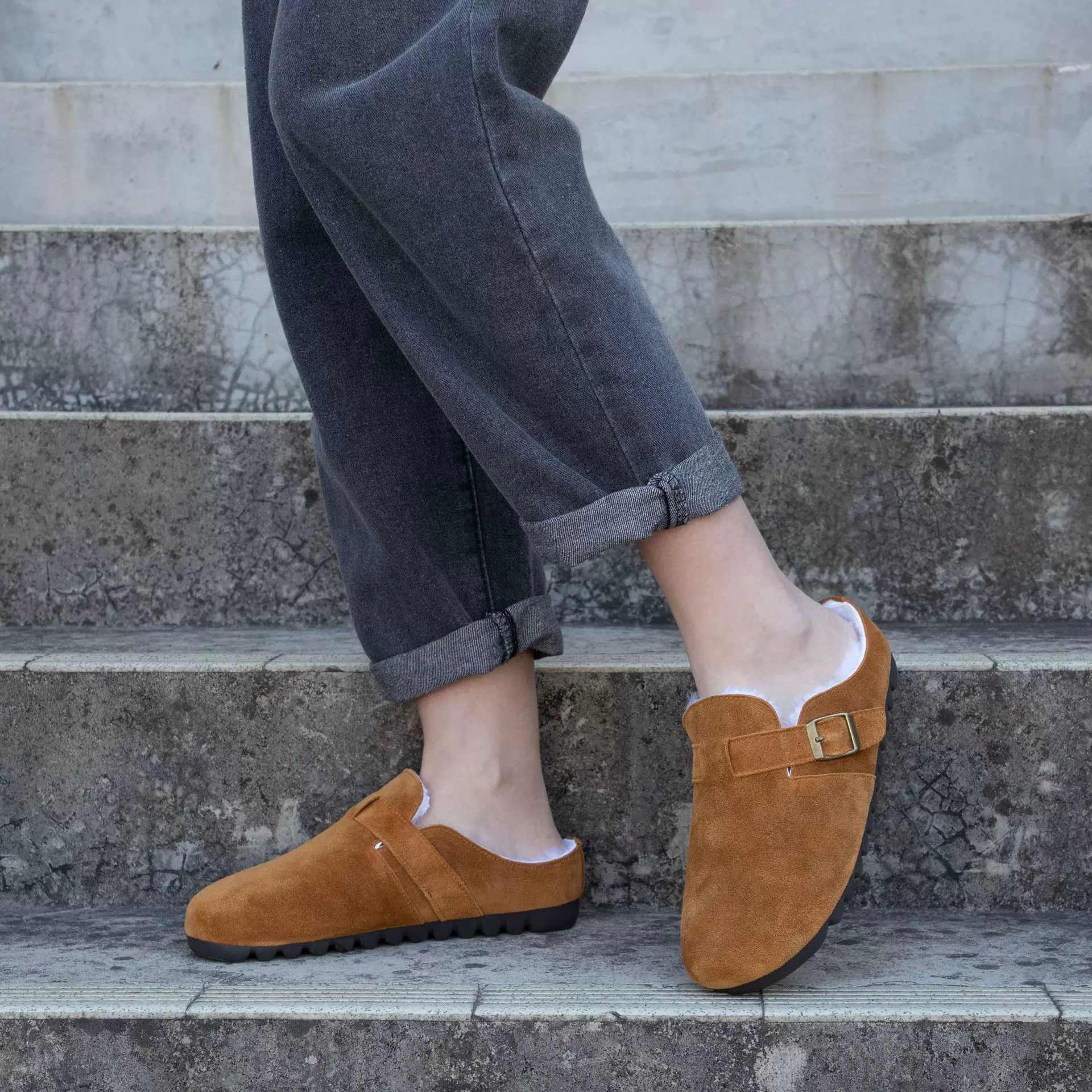 牛皮勃肯鞋加绒加厚平底真皮半拖鞋女舒适一脚蹬外穿毛毛棉拖鞋