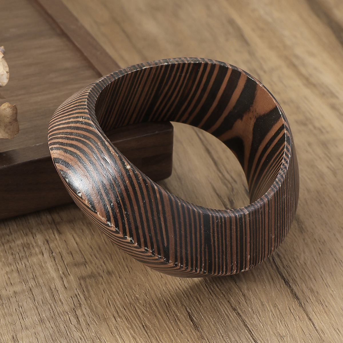 50g Weight Bangle Classification Wood Chain Material 1 Piece Quantity Holiday, Party Occasion Wood Material Geometric Pattern All Seasons Season Unisex Gender Retro, Classic Style Style Retro Classic Style Geometric Wood Bangles Wholesale 22