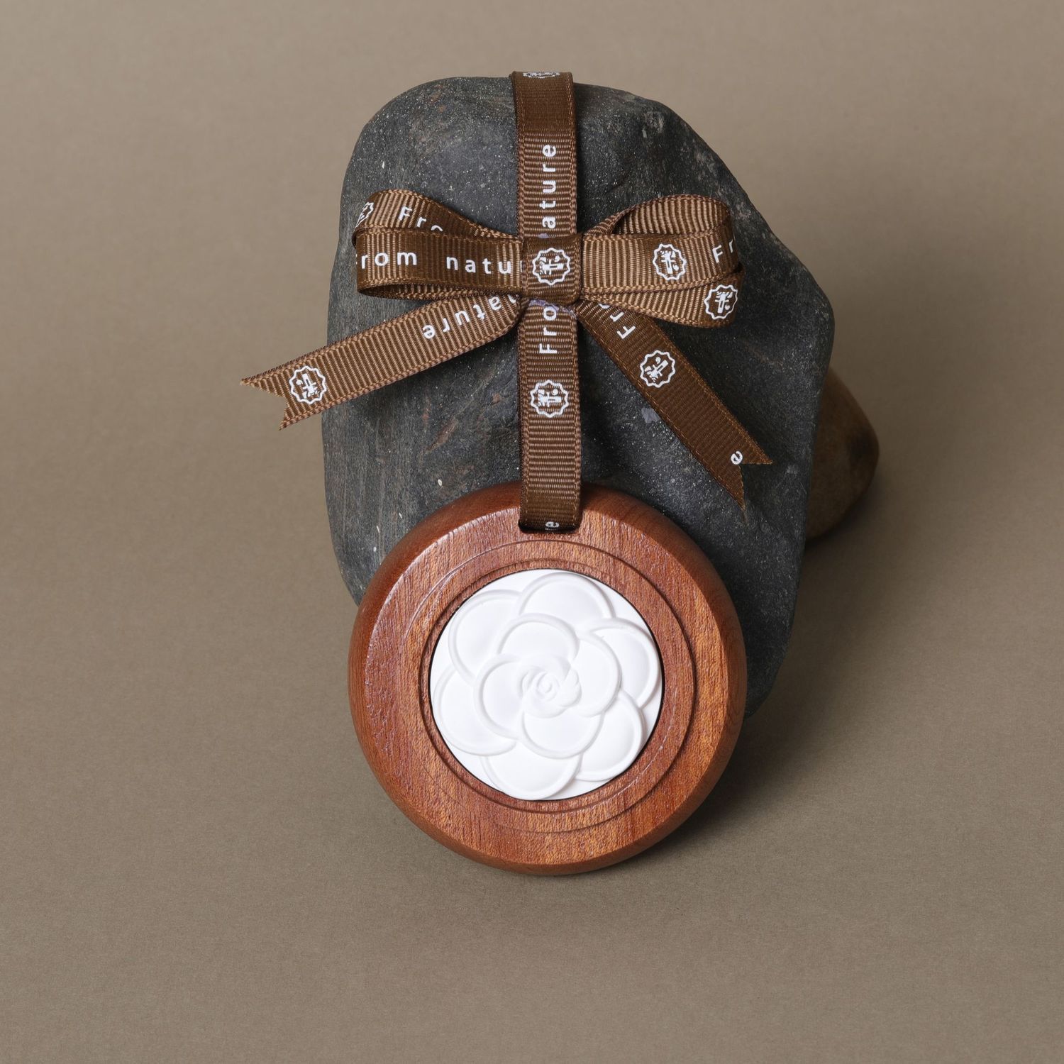 Expansión de coche fragancia de yeso de madera aceite esencial suspensión de madera aire de coche fresco oficina hogar pieza colgante de aromaterapia