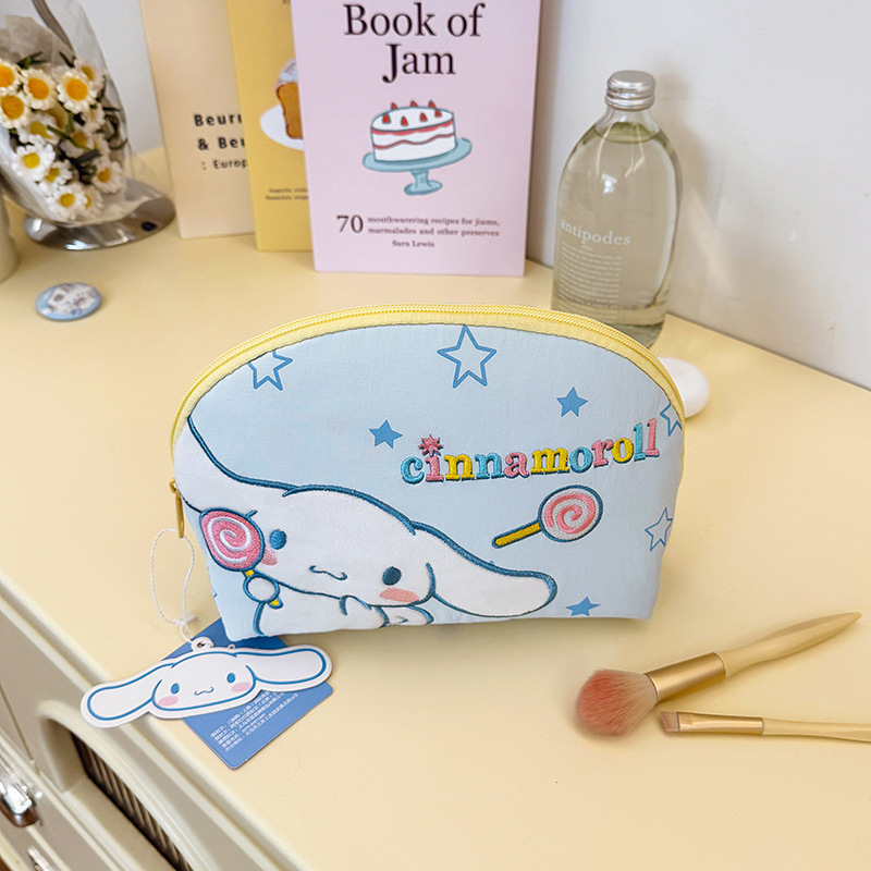 Sanrio estereoscópico de moda HelloKitty bolsas de maquillaje bordadas de gran capacidad de alta belleza viajes bolsas de baño portátiles