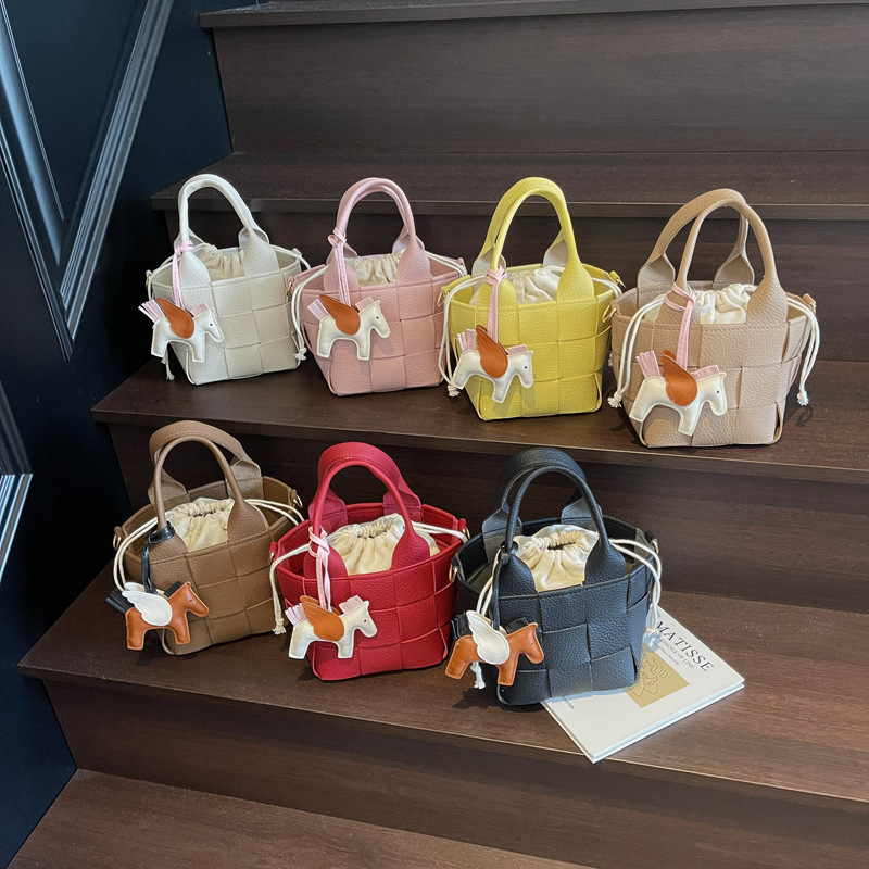 編み込みバッグ レディース シンプル ショルダーバッグ ハンドバッグ 個性的デザイン かごバッグ クロスボディバッグ 卸売 韓国風 ショルダーバッグ|undefined