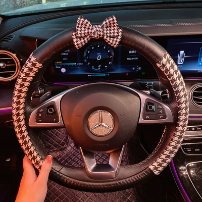 Cute Car Seat Belt Shoulder | Sürətlər qutusu və əl tormozu başlıqları - houndstooth-x-stitched-leather-black-steering-wheel-cover