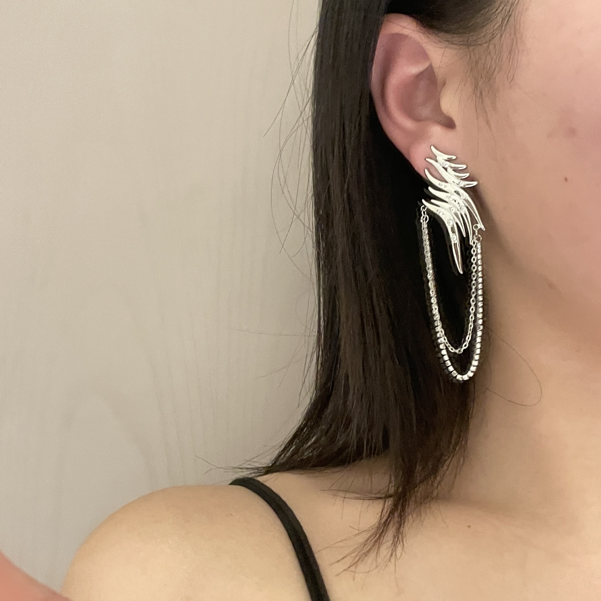 fashion streamlined rhinestone pendant alloy earrings wholesalepicture1