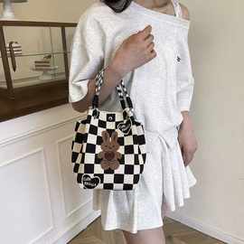 2025秋冬新款创意绘画水桶包手拎大空间洋气多巴胺高级感斜挎包