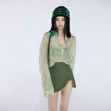 春意微醺绿色衬衫女2024年春夏新款设计感小众防晒衫薄款缎面衬衣