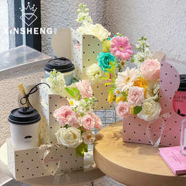 【秋天的第一杯奶茶】芯苼 原创奶芙花园手提盒 波点咖啡盒奶茶盒