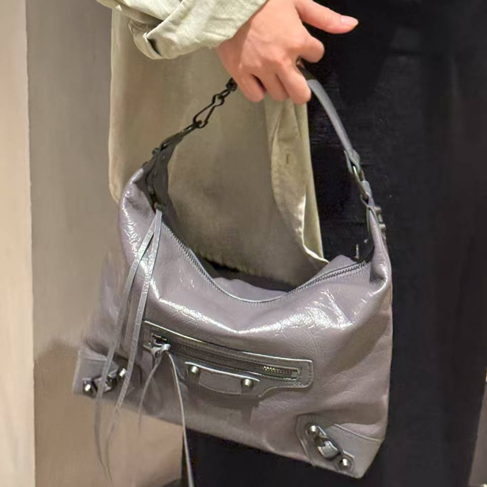 Parisian-style Le City Hobo underarm bag, a popular luxury handbag with a sophisticated look, made of genuine leather, and featuring a large capacity