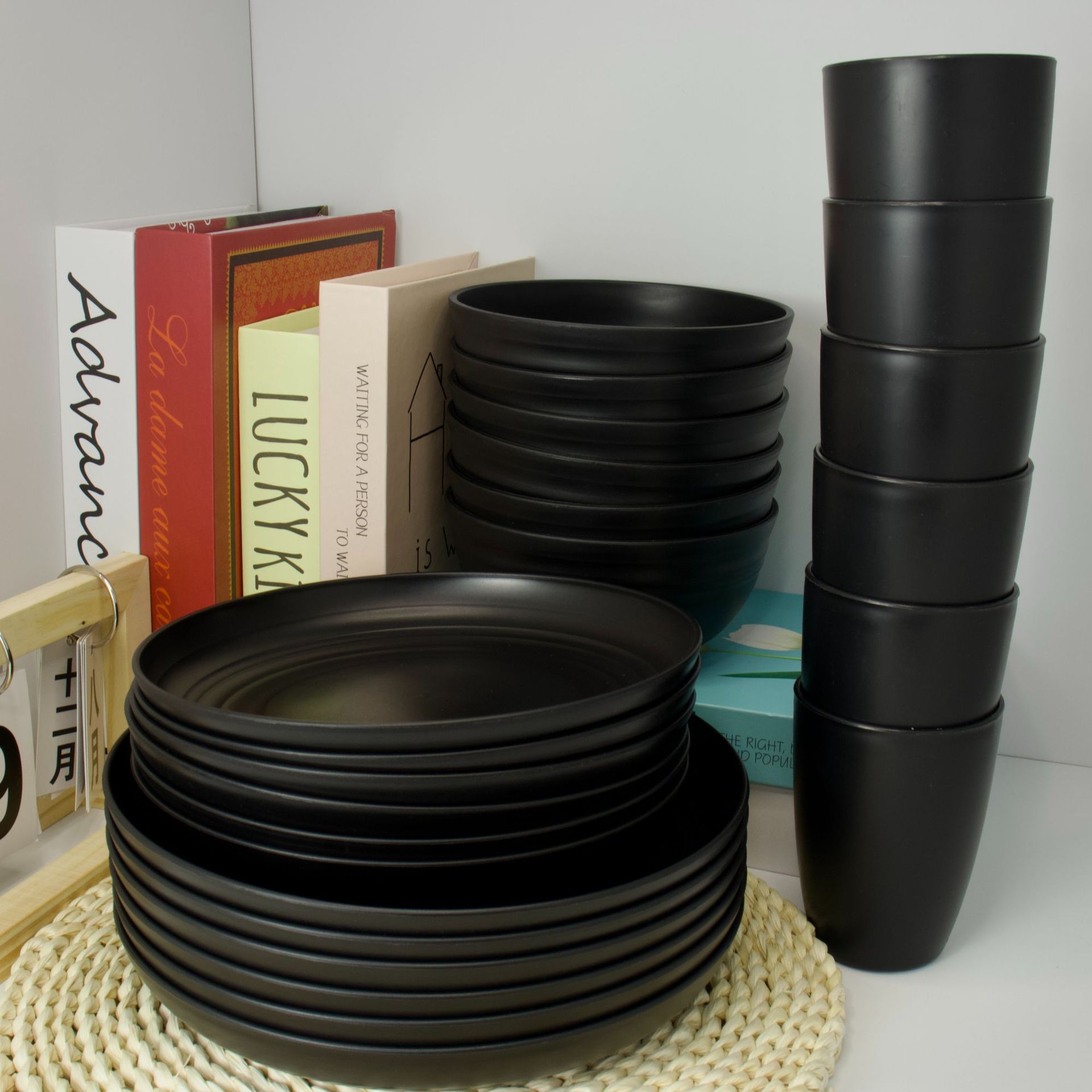 Amazon plato de comida negro tazón de sopa taza cuchillo tenedor cuchara vajilla juego de paja de trigo juego de regalo de campamento al por mayor