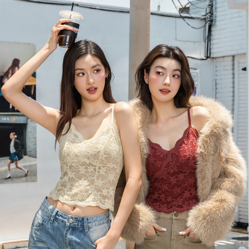 Popular French-Style Pure Desire Lace Camisole for Women, Warm Integrated Fleece Base, Slim and Sexy, Suitable for Outerwear