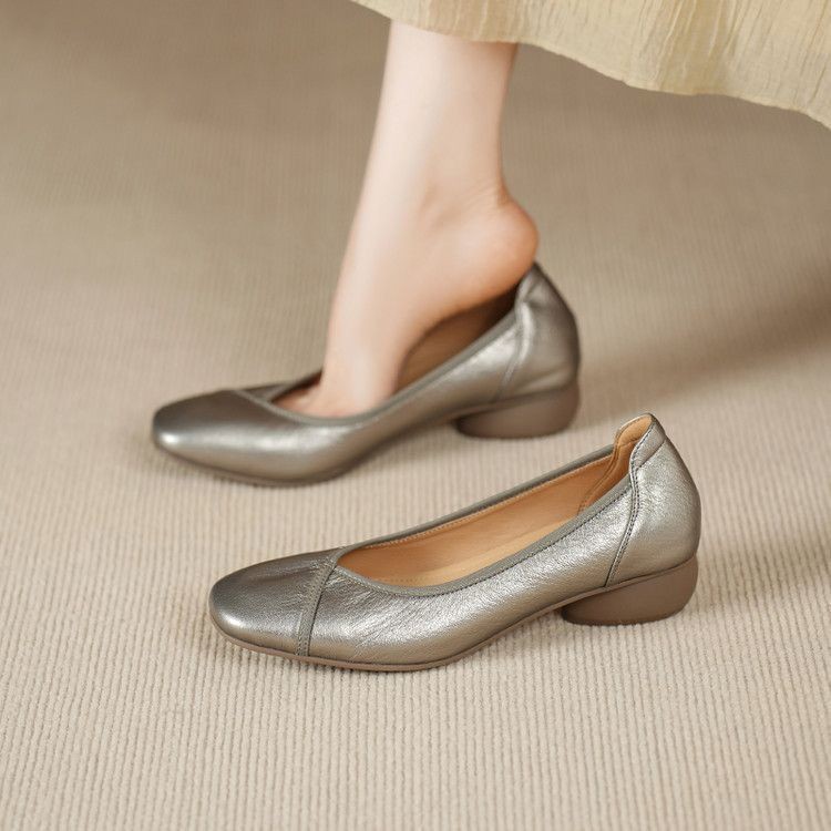 Zapatos de tacón bajo ultra suaves de piel suave de un pie zapatos de mujer primavera 2026 nuevo cómodo con base suave de cabeza cuadrada zapatos de frijoles