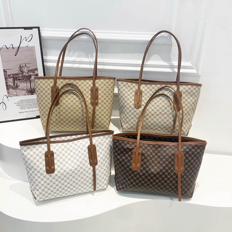 Color contrastante tendencia ocio bolso de gran tamaño 2025 primavera nuevo nicho de moda ocio de gran capacidad bolso de hombro axilar