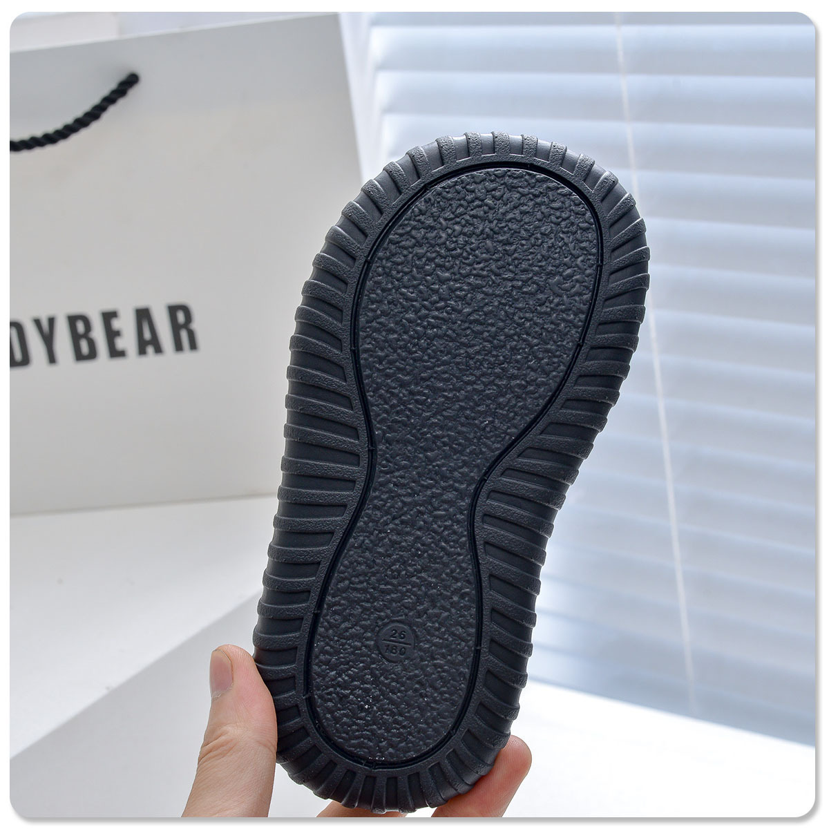 Children's casual 2023 plush new girls' bread leather soft soles boys' sports shoes for small and_voghion.com