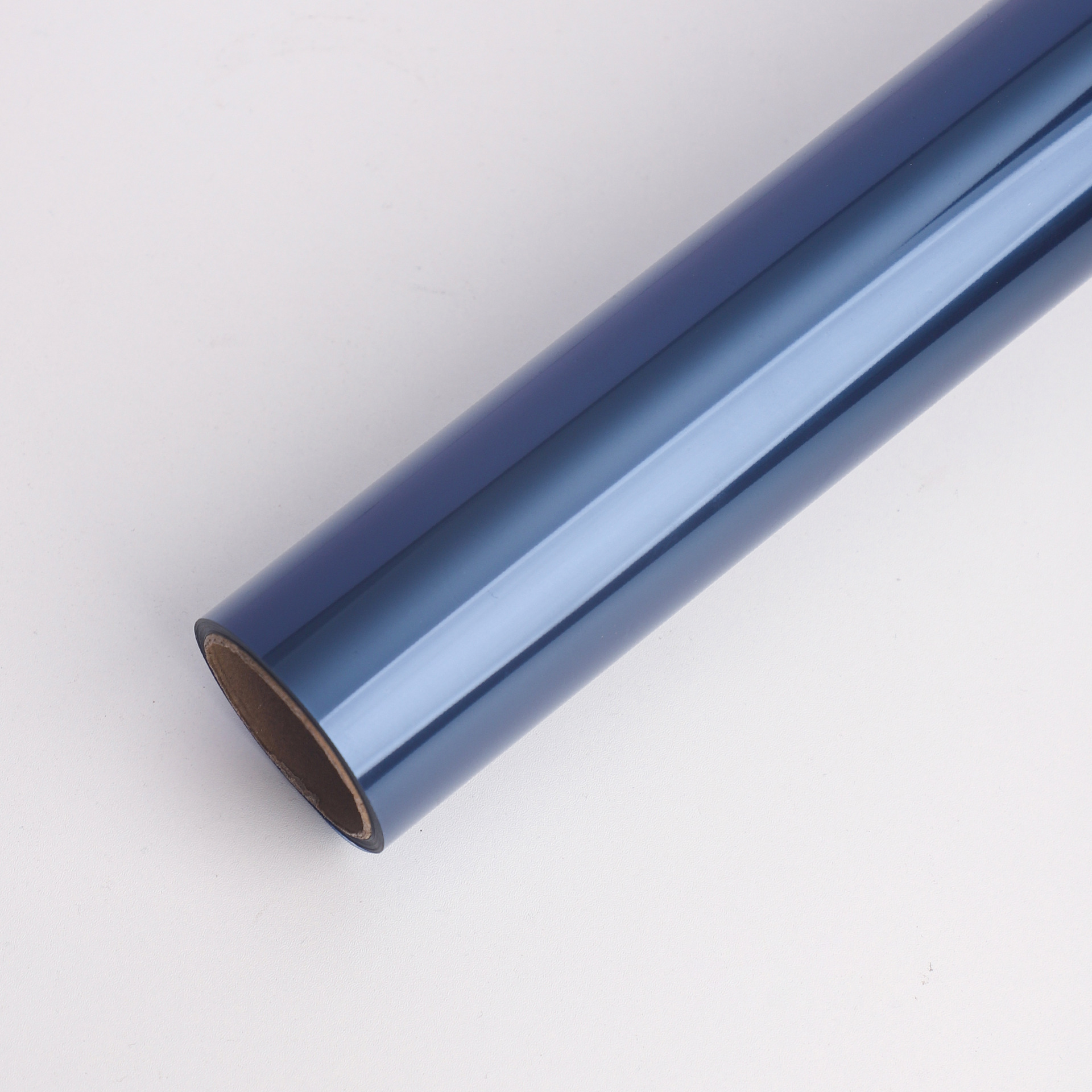 6. Azul marino; 56 cm * 10 años