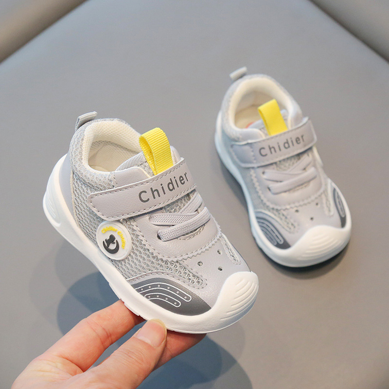 2024 estilo coreano zapatos para niños verano nuevos zapatos funcionales de malla transpirable antideslizante velcro suave inferior deportes zapatos de malla zapatos de una sola capa