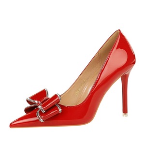 9511-H35 European and American style banquet high heels, thin heels, shallow mouth, pointed tip, glossy patent leather b