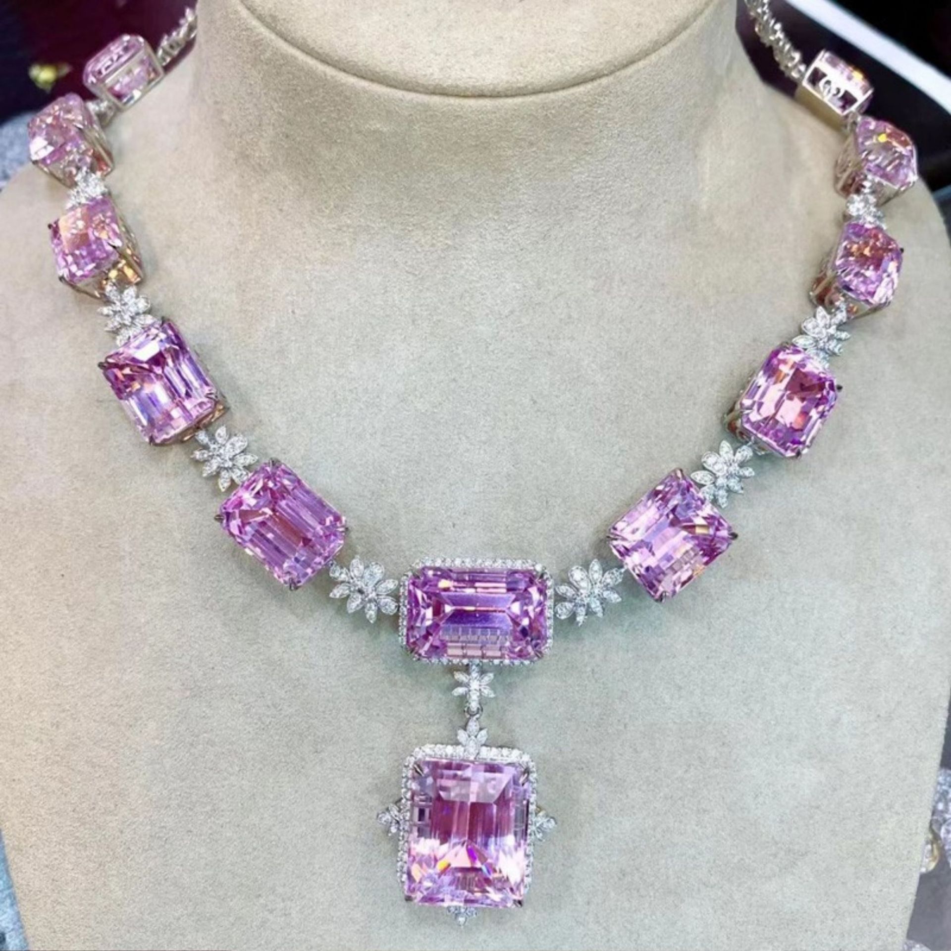 Glam Luxurious Square Copper Inlay Zircon Rings Earrings Necklace display picture 5