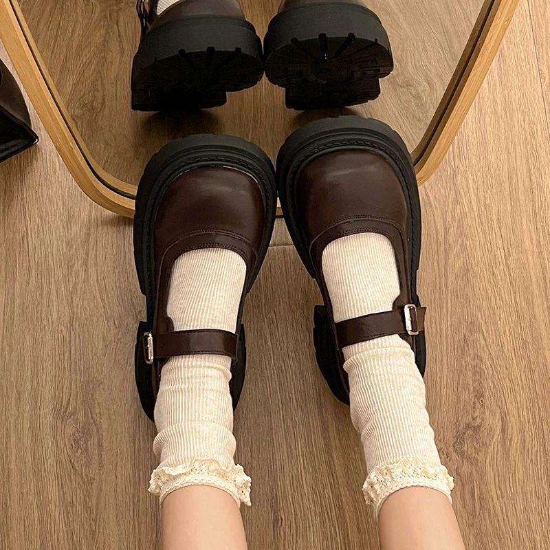 Черные ретро толстые туфли на толстом каблуке маленькие кожаные туфли женские 2025 новые весенние и осенние студенты с юбкой круглые туфли Мэри Джейн