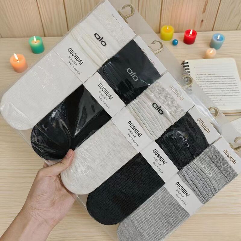 Oushuai Summer and Autumn Women's Straight White Long Cotton Socks, Japanese and Korean Style Black and White Socks, Gray Bowknot Versatile Socks Oushuai Summer and Autumn Women's Straight White Long Cotton Socks, Japanese and Korean Style Black and White Socks, Gray Bowknot Versatile Socks