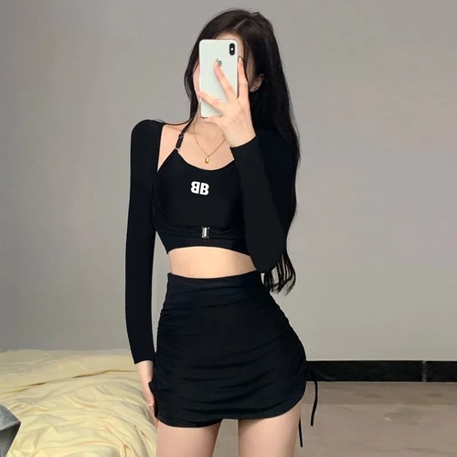 New split three-piece swimsuit for women, long-sleeved cover-up, slim and fashionable swimsuit, high-waisted hot spring resort swimsuit