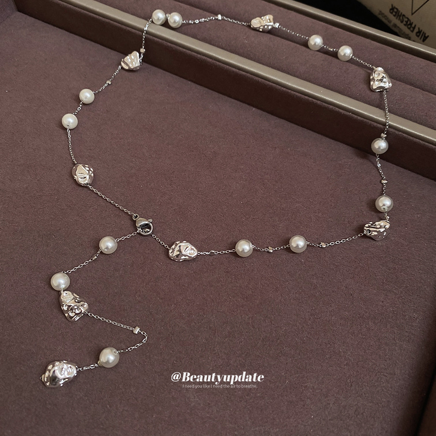 Collar de perlas artificiales irregulares transfronterizas, cadena de clavícula de todo fósforo de nicho simple femenina, joyería de lujo de alta gama ligera de moda