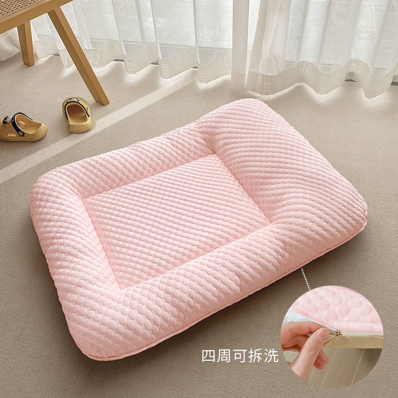 Alfombrilla para perros Alfombrilla para dormir de verano Colada para perros pequeños Alfombrilla de hielo para mascotas Alfombrilla de verano para perros y gatos Alfombrilla de enfriamiento para gatos Desmontable y lavable