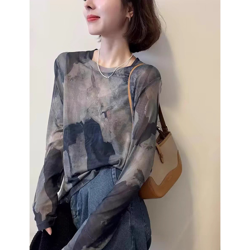 Hong Kong-Style Retro Chic Gradient Long-Sleeve Sun-Protective Cover-Up for Women, 2026 Summer New Style, Elegant and Relaxed Loose Top