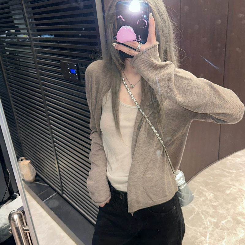 Spring and Summer Relaxed Chic Thin Long-Sleeved Jacket, Knitted Cardigan, Lazy Style Shawl, and Pure Desire Top