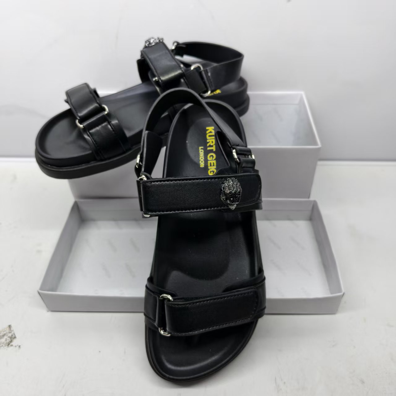 Sandali estivi piatti da donna taglie forti con doppia chiusura in velcro, suola morbida, in morbida pelle, scarpe casual e comode_voghion.com