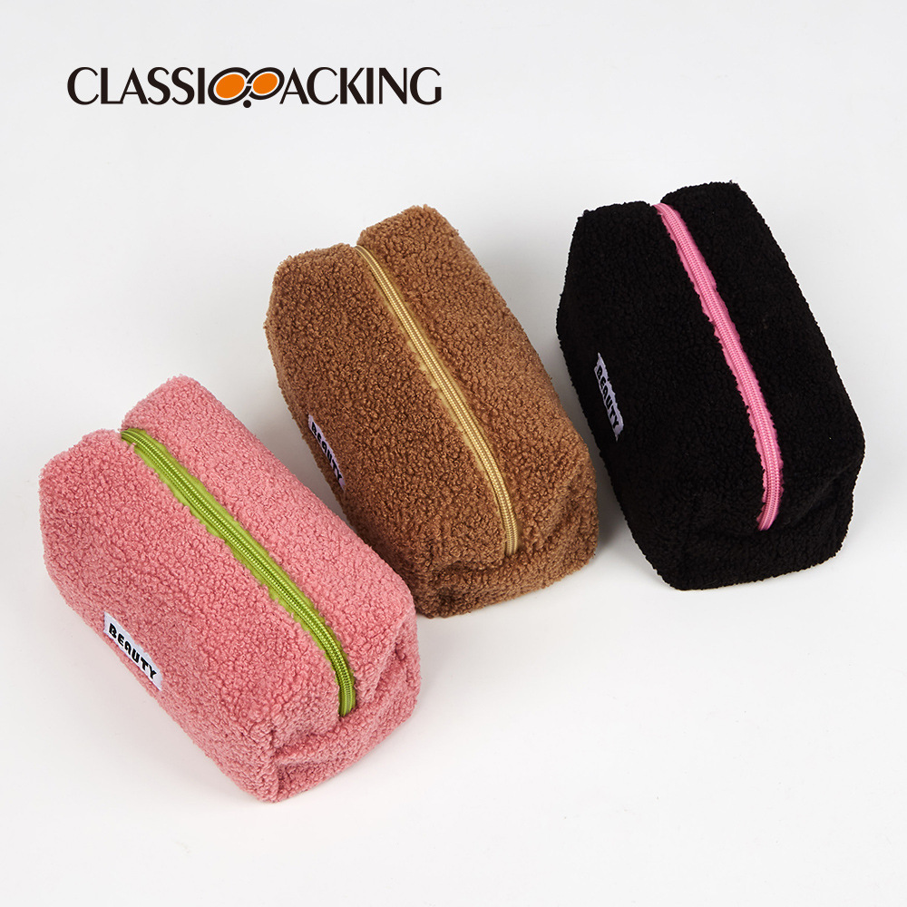 Bolso de felpa de diseño original del fabricante, bolsa de almacenamiento de productos portátiles para el cuidado de la piel de gran capacidad, bolsa de cosméticos nueva 2025