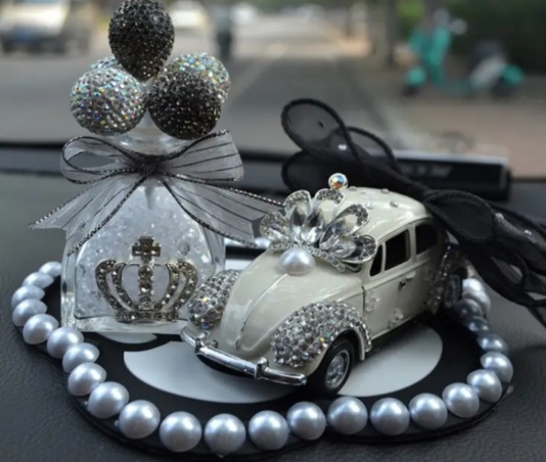 Decoraciones de automóviles Camellia creativa nueva consola central de verano joyas de automóviles chicas decoración de plástico