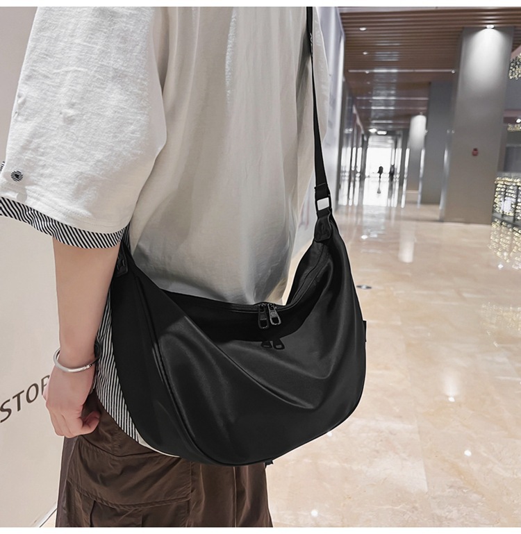 ins Simple nylon fabric crossbody bag for women 2023 new Korean style fashionable single-shoulder dumpling bag for students, trendy single-shoulder bag undefined