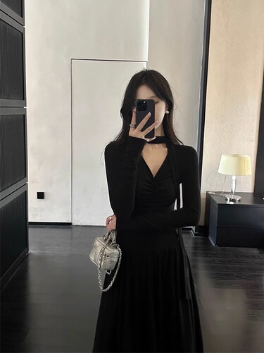 Lady's V-neck Lace Dress with Long Sleeve Knit, Autumn Pleated Fitted Long Dress with Design Sense, Waist Cinching A-line Skirt
