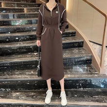 小个子连衣裙女2023春季新款时尚连帽抽绳A字裙收腰显瘦中长裙子