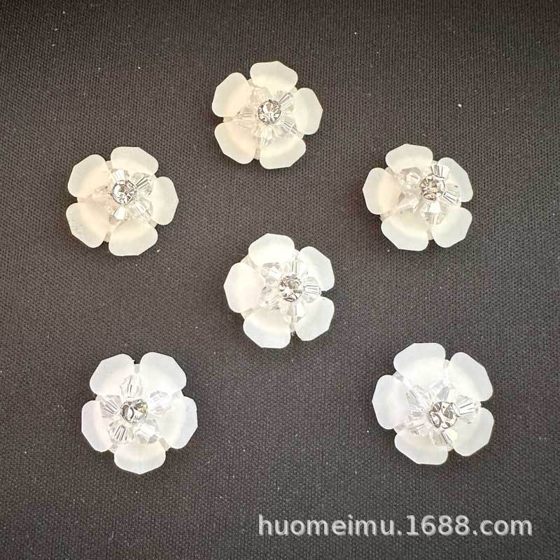 (2개) 신발, 의류, 가방용 약 2CM 입체 플라스틱 흰색 작은 꽃, 장  작은 꽃에 대한 공장 직접 판매