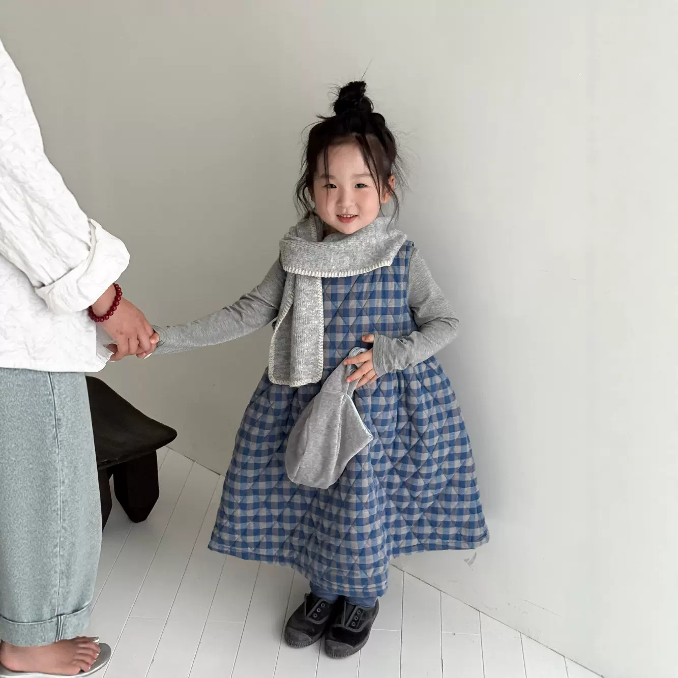 定制半柚2025女童冬季韩版格子加厚裙子儿童中长款无袖背心连衣裙