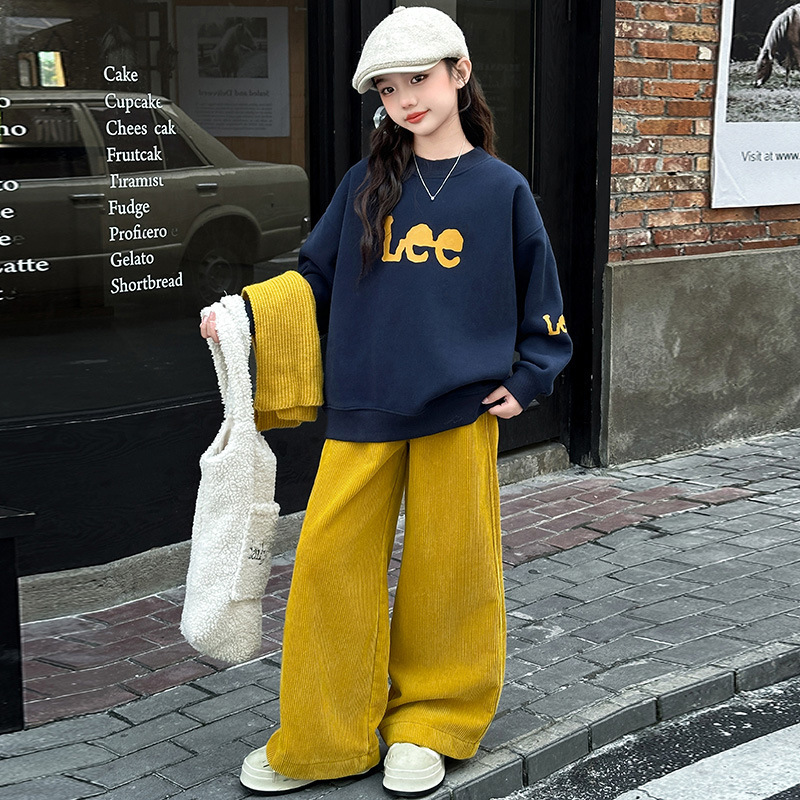 여자 벨벳 세트 가을과 겨울 2024 새로운 스타일 세련된 어린이 겨울 두꺼운 스포츠 땀