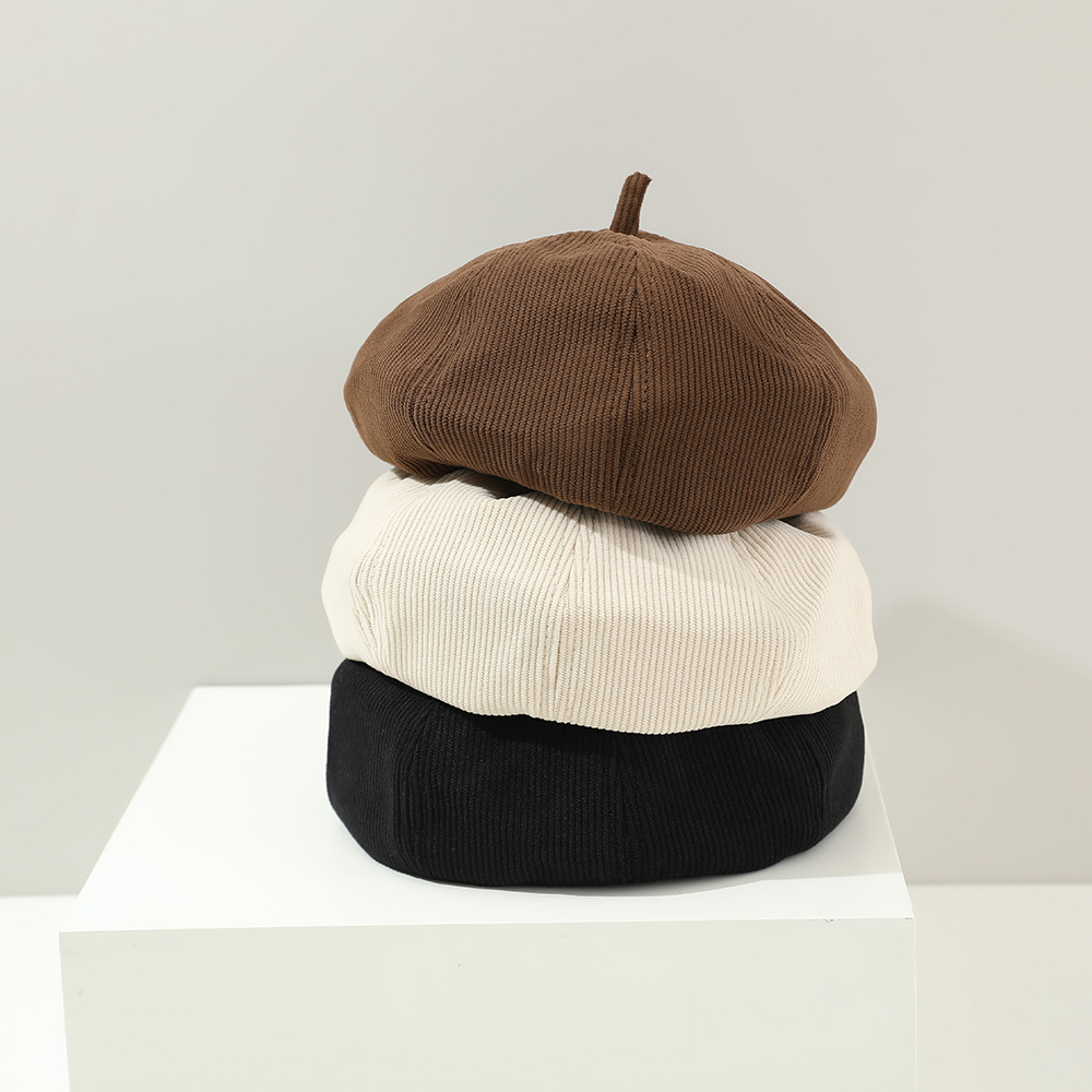 Demi-season children's corduroy beret for leisure