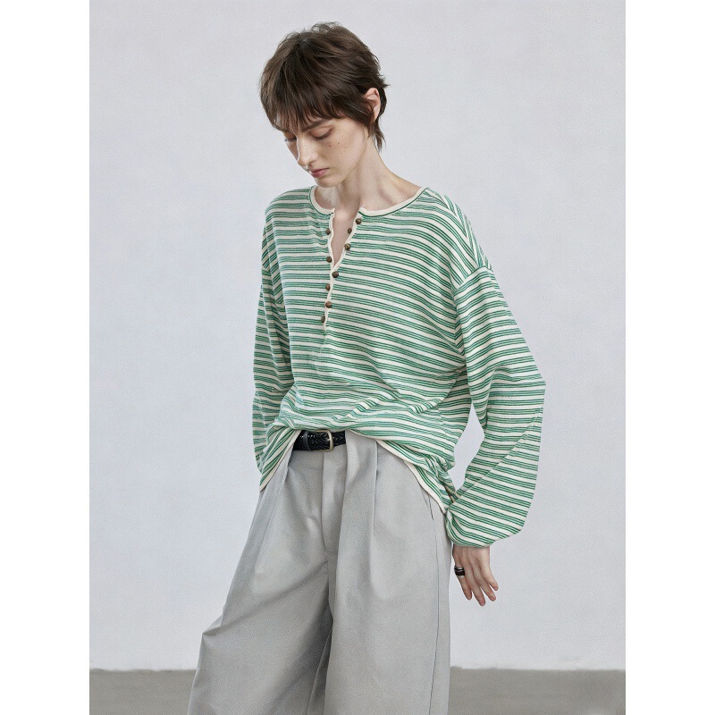 Elegant and fashionable striped henley collar pullover T-shirt for women, autumn commute simple color-blocking loose long-sleeve top