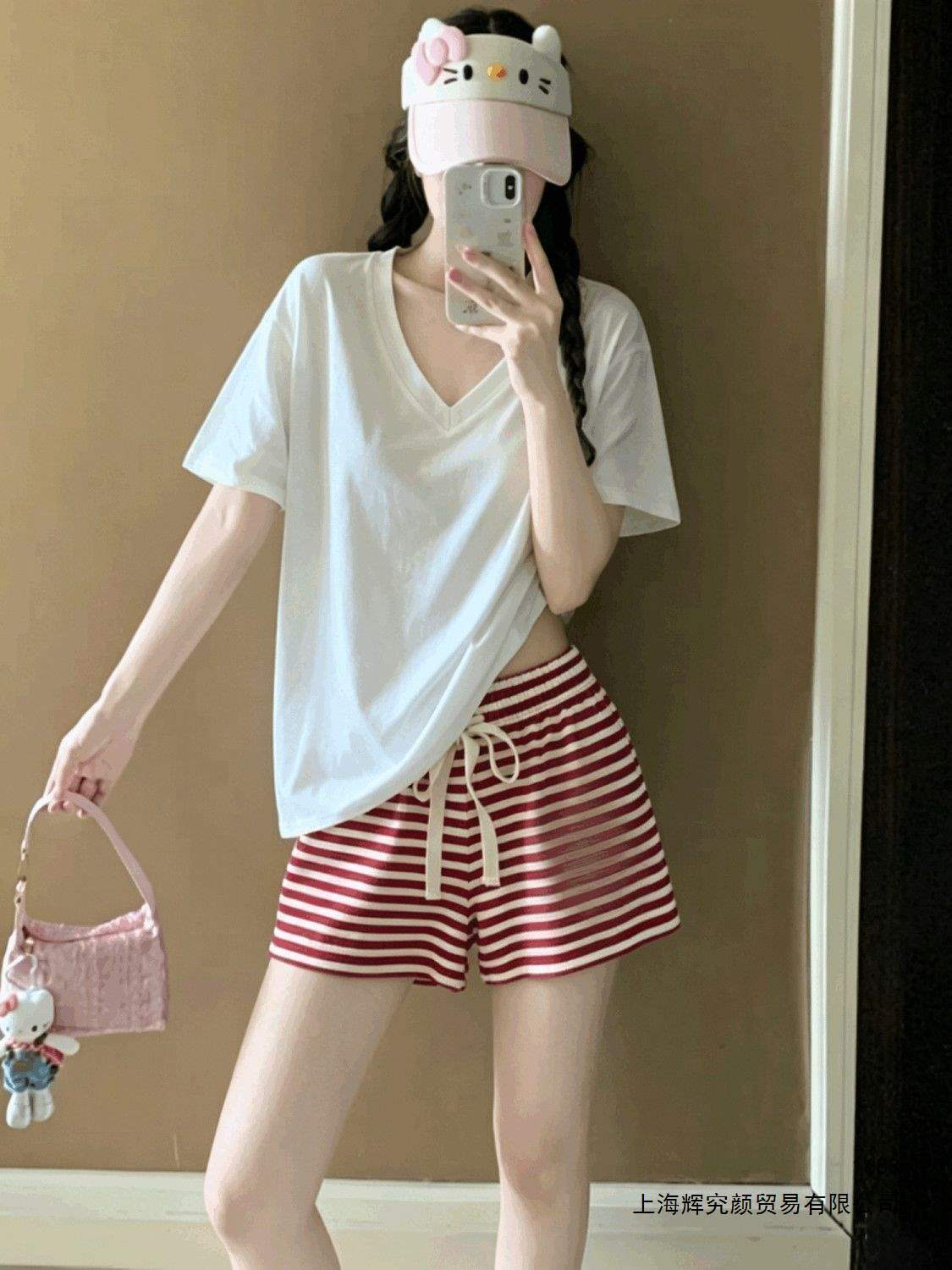 韩版简约少女穿搭休闲外出可穿休闲松弛感纯色T恤红条纹短裤套装