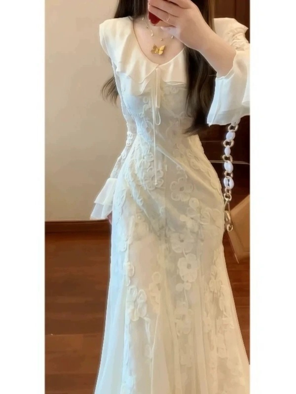 法式重工蕾丝连衣裙子女2025新款今年流行气质显瘦喇叭袖长裙子秋|undefined