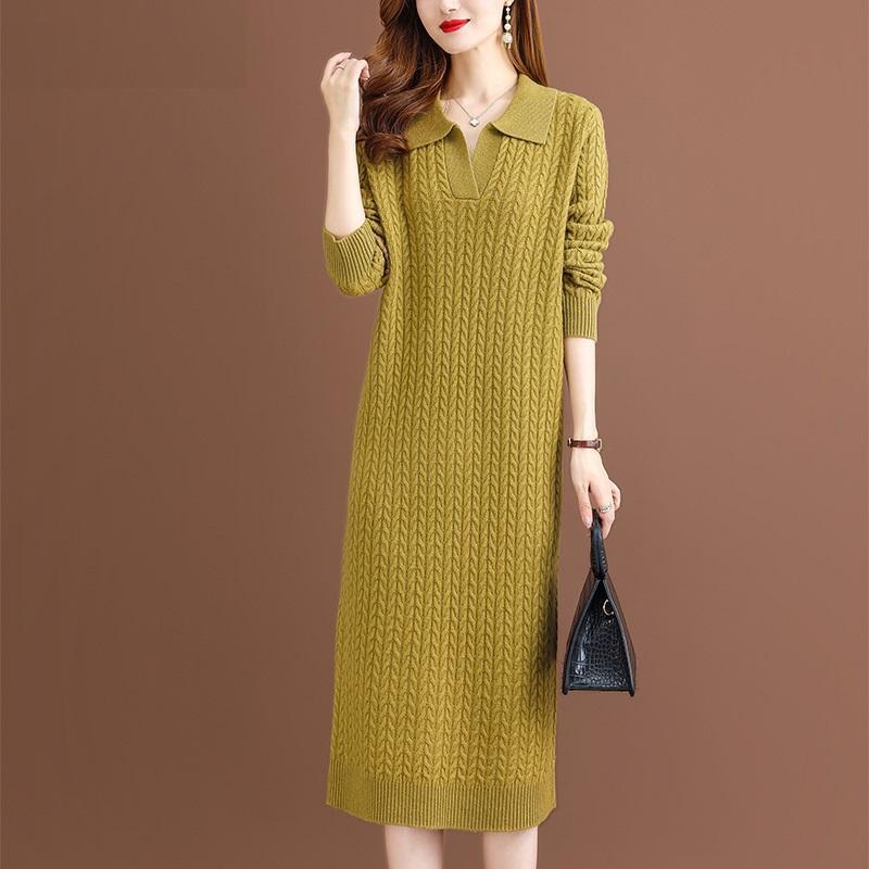时尚翻领针织连衣裙女2024秋冬新款韩版过膝中长款打底宽松毛衣裙