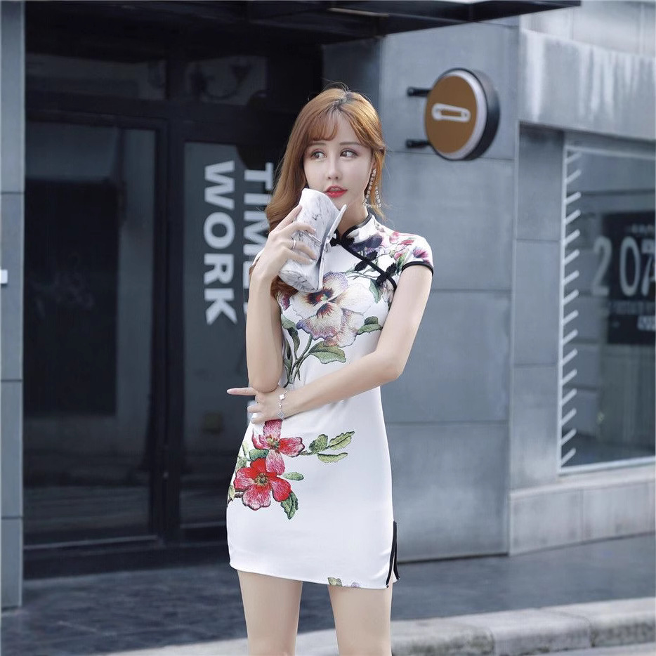 夜店连衣裙女2025年新款显瘦开叉超短包臀国潮旗袍酒店桑拿技师服