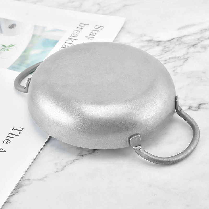 Factory wholesale double -eared stainless steel dry pot creative flat bottom round -shaped crayfish seafood plate Baked rice plate hot pot