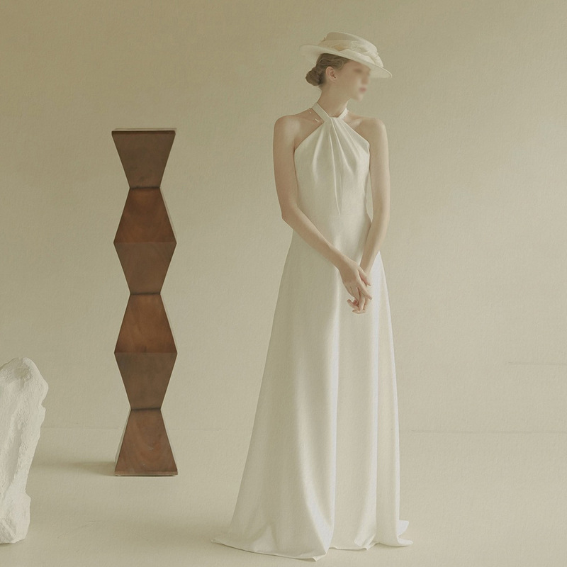 Light Wedding Dress, French Style, 2026 New Winter Model, Elegant Satin Halter Neck, Travel Photography Mini Dress, Simple and Stylish, Going-Out Dress for Women