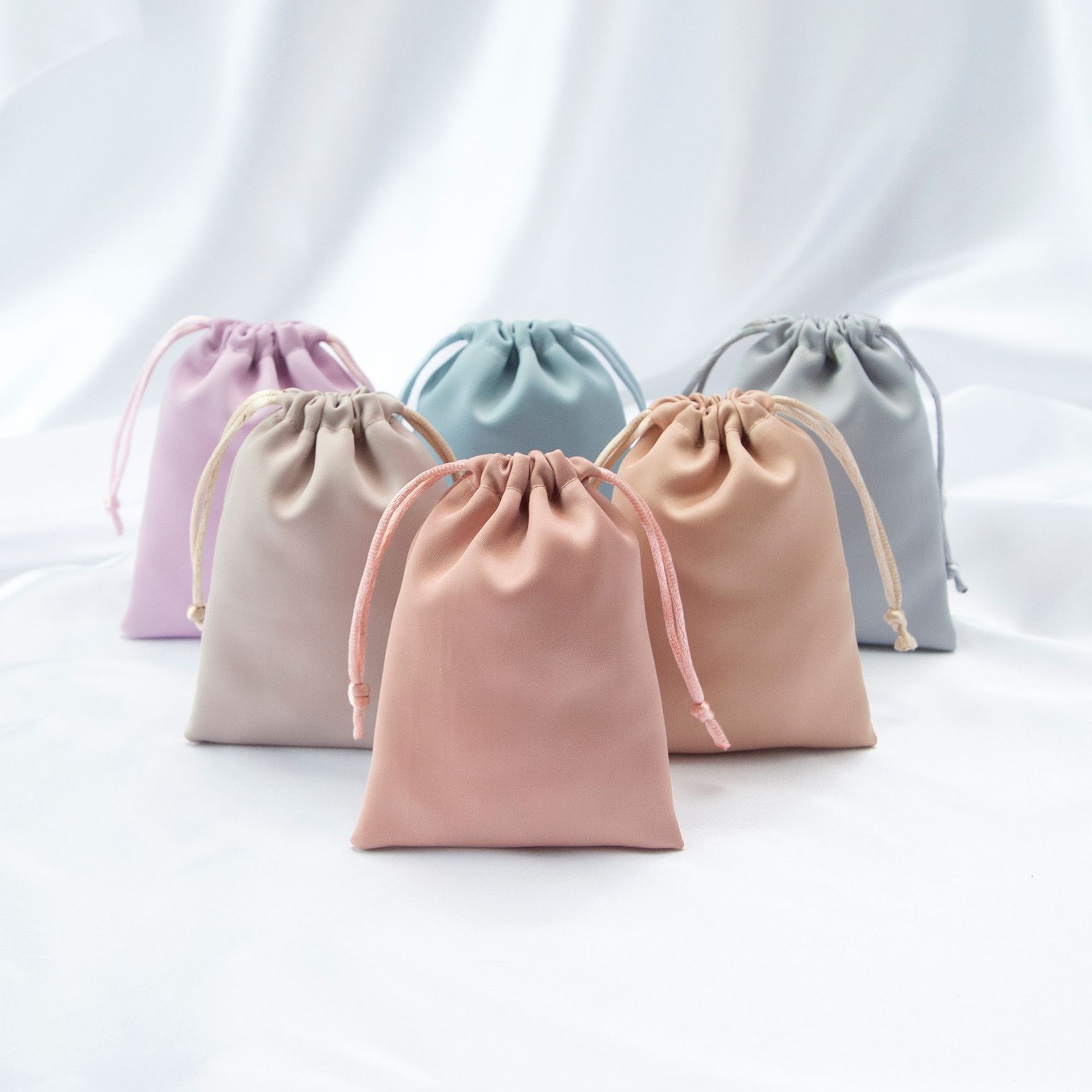 Simple Style Solid Color Cloth Jewelry Packaging Bags display picture 3